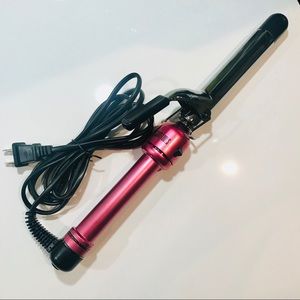 Hot Tools Curling Iron. Heats to 450° Like new.